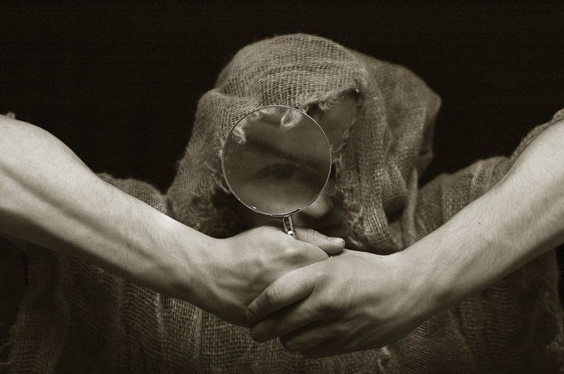 павел ломоносов,монах,лупа,глаз Взгляд через призмуphoto preview