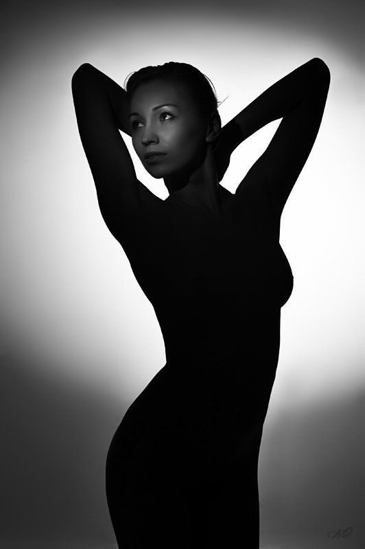 девушка, платье, тень, чб Платье из тени фото превью