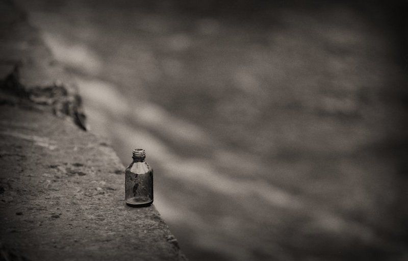 на краюphoto preview