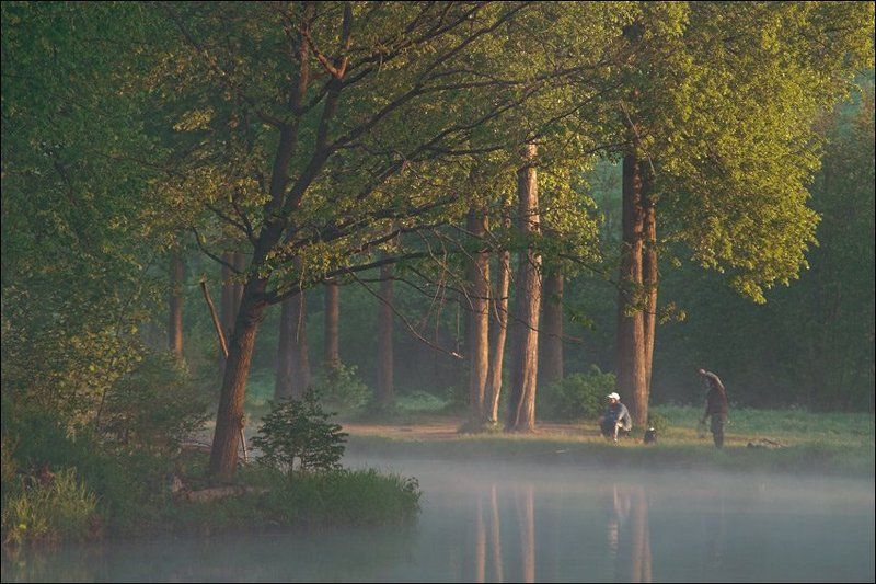 Цветная утренняя середниковская картинка с рыбаками у прудаphoto preview