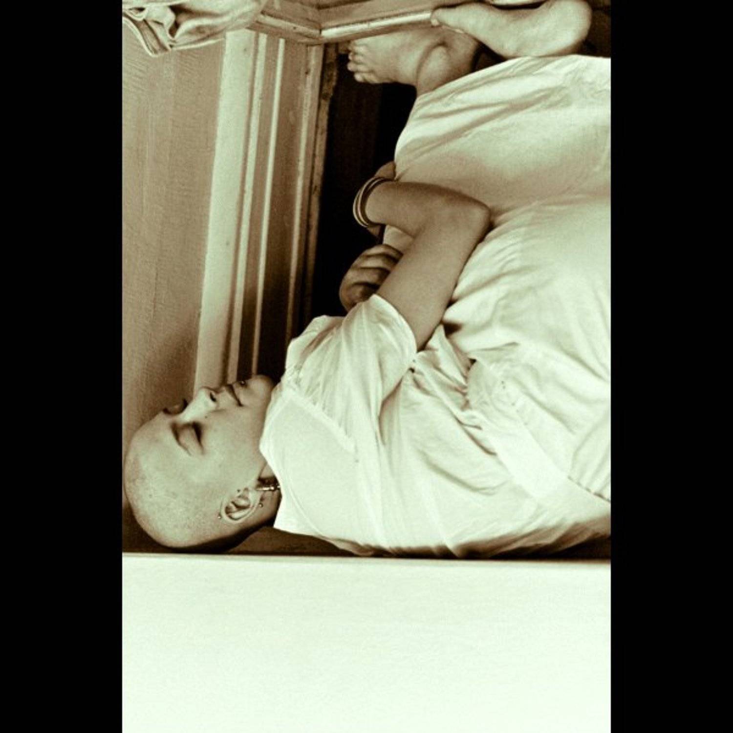 нежности необходимость. Автор: Яна Денисенко не_надо, пустых_разговоров, о_счастье, необходимость_нежности, горизонтами_по_стенам, Яна Денисенко