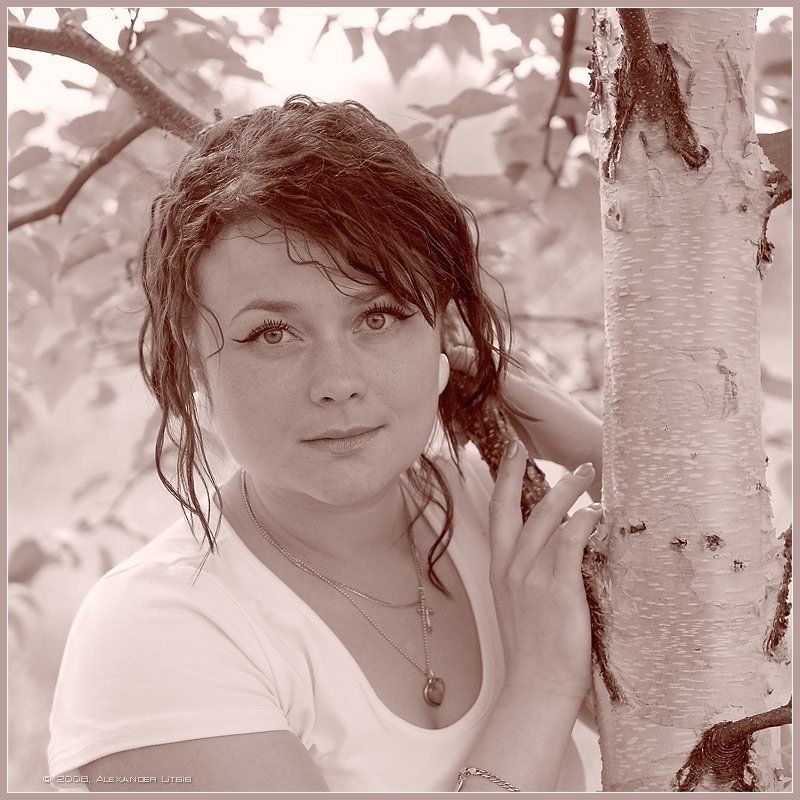 портрет,девушка,березка,взгляд,листва Березка классическаяphoto preview