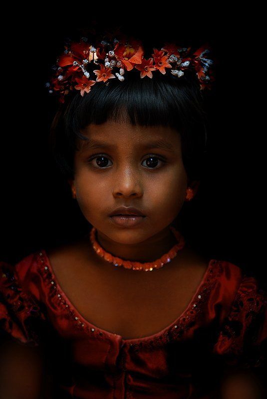 шри ланка, девочка her eyesphoto preview