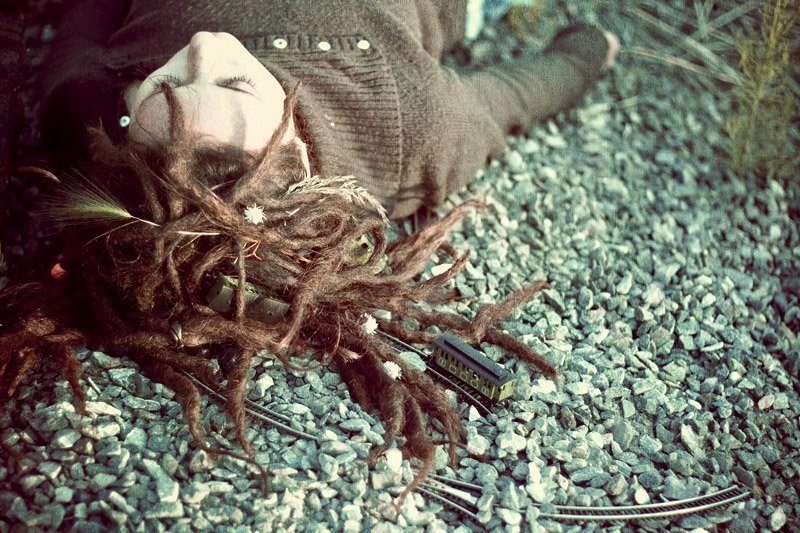 все_всегда_уезжают_навсегда уезжают друзья из города. или город из них уноситсяphoto preview