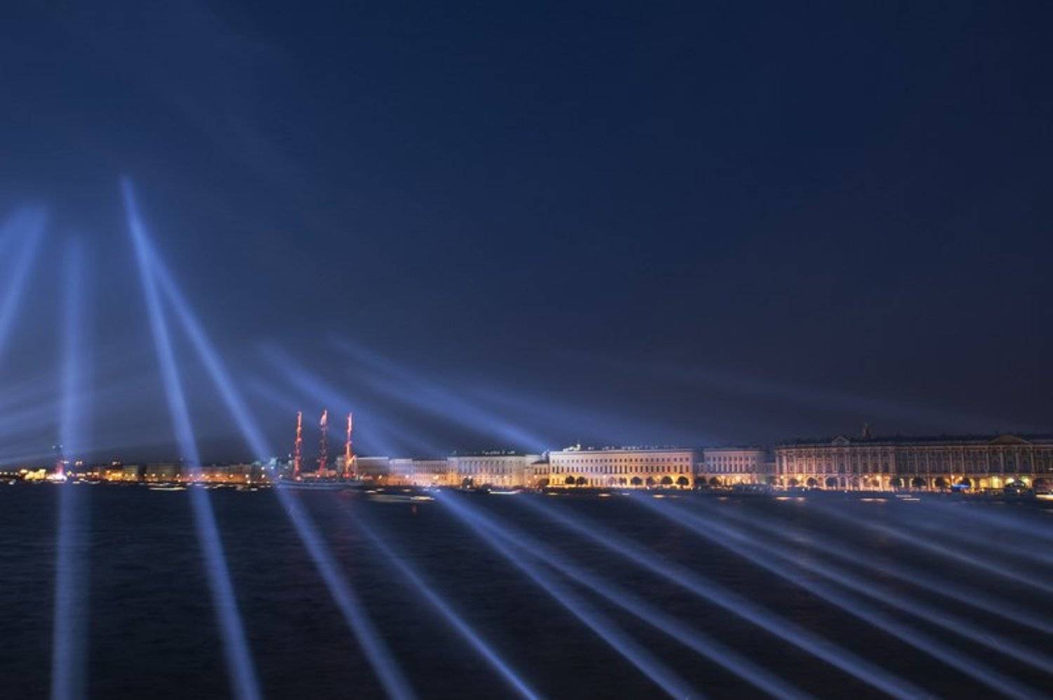 Светолесенки. Автор: Евгений Пугачев. нева,вода,санкт-петербург,свет,алые паруса,эрмитаж,набережная, Евгений Пугачев.