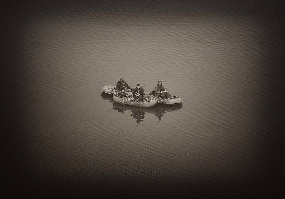 Трое в трёх лодках и без собаки. Автор: Роман Быков рыбаки, Роман Быков