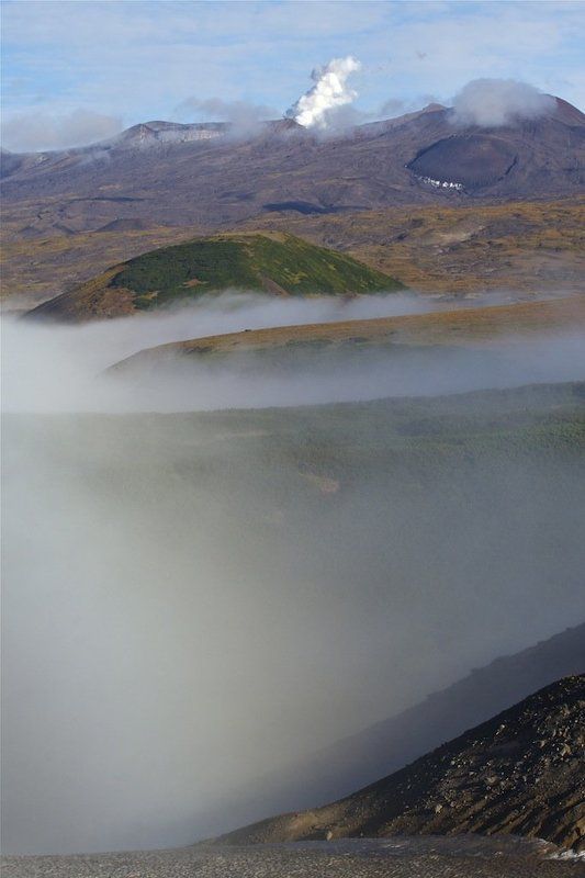 камчатка , вулкан горелый ,туман и туман и вулкан...photo preview