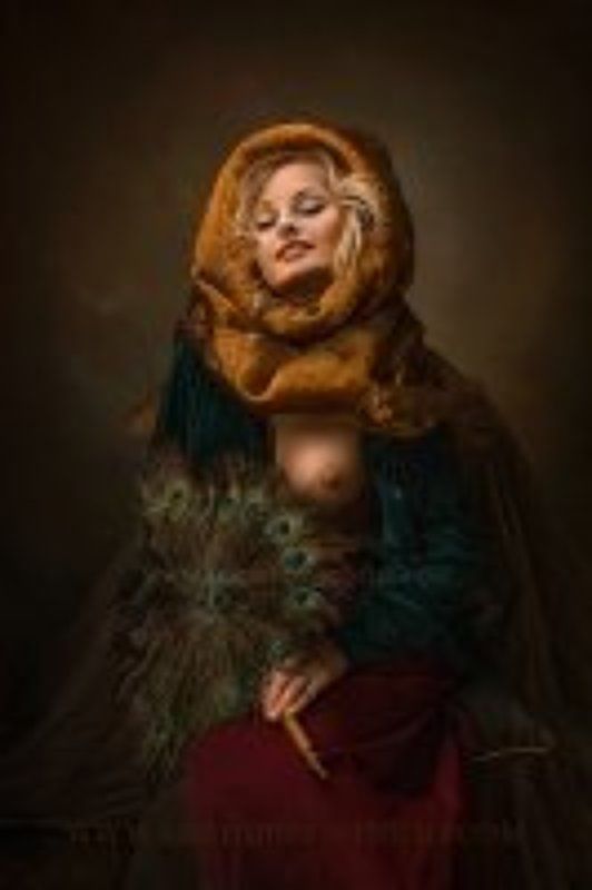 Девушка с веером (Юля)photo preview