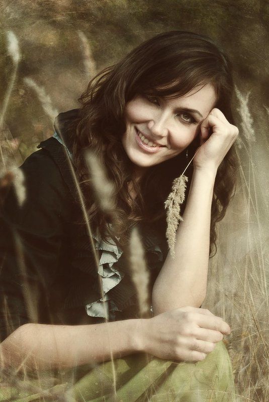 Скрипя, колосится улыбкаphoto preview