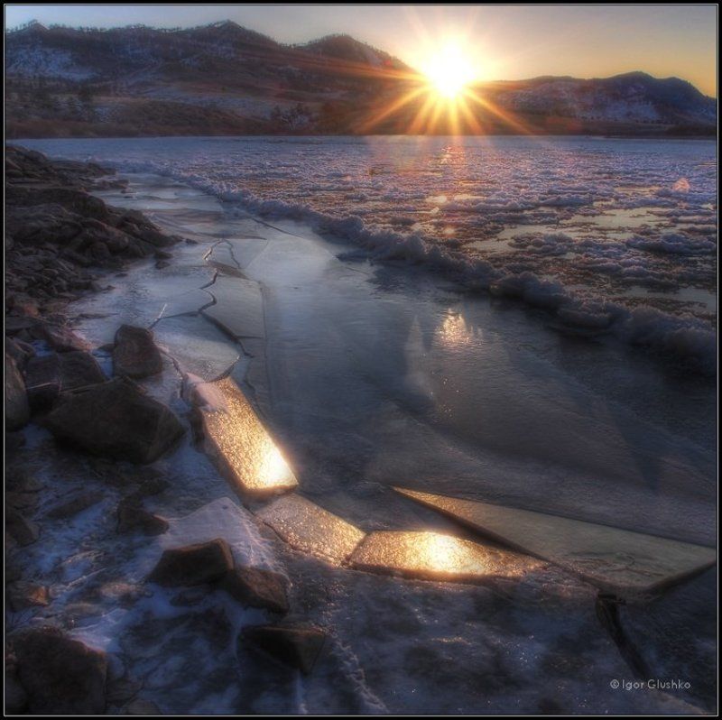 река, бурятия, ледостав, лед, горы, закат, рассвет Наканунеphoto preview