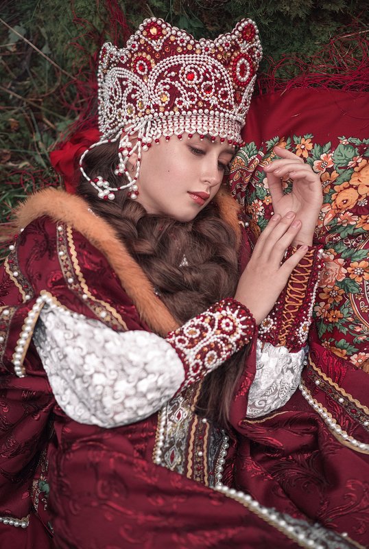 Царевна, павлопосадский платок, русский мир, русский костюм, жемчуг, мох, красный, костюм, платье, русское платье, какошник Царевнаphoto preview