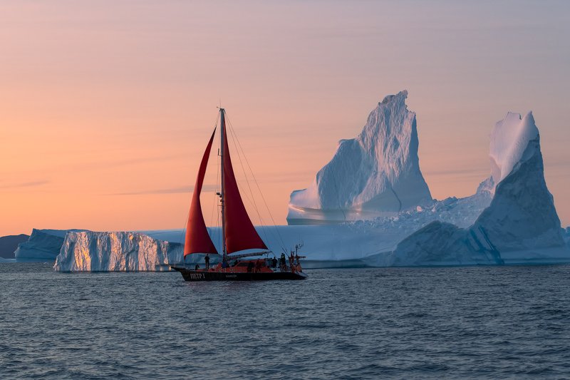 greenland, iceberg, sailing , sailboat, sunset, ilulissat, disko bay Disko Bay Sunset Sailing фото превью