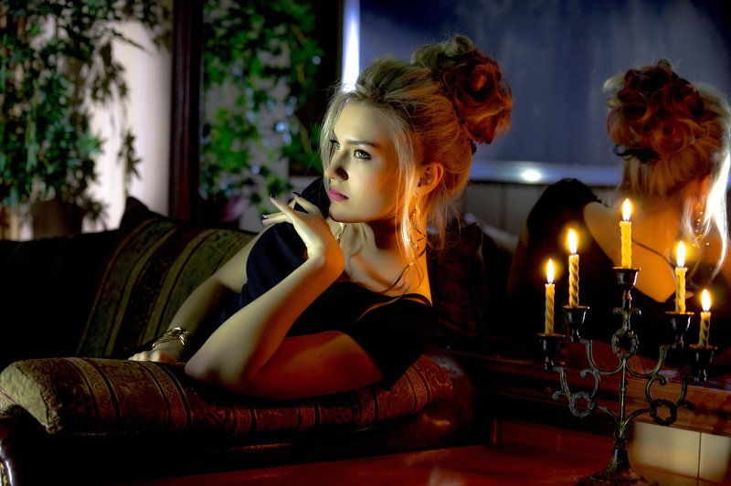 woman, beautiful, beauty, young, fashion, portrait, model, people, hair, blond, blonde, glamour, person, dress, night, lady, face, makeup, red, sensual, retro, happy, style, lingerie, candle holder, romance, evening, reflection, mirror, eyes, lips, jewelr Ожиданиеphoto preview