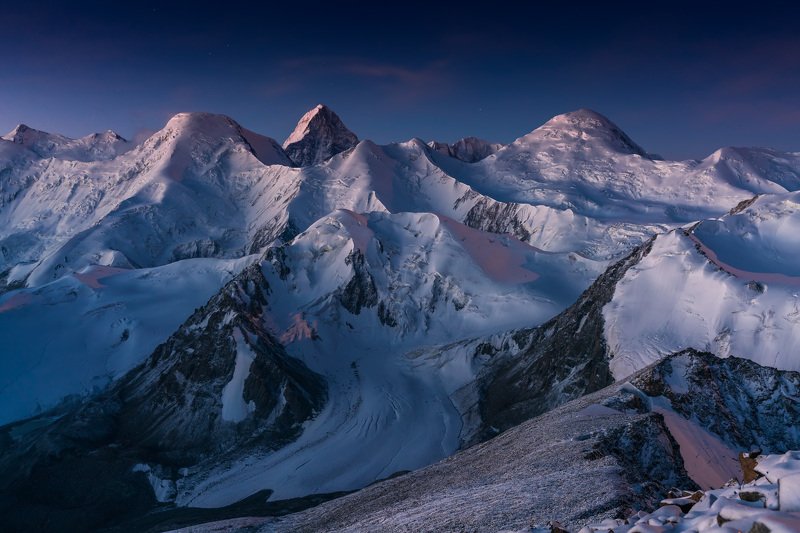 тянь-шань, горы, рассвет, сарыджаз, хан-тенгри Хребет Сарыджаз в предрассветных сумеркахphoto preview
