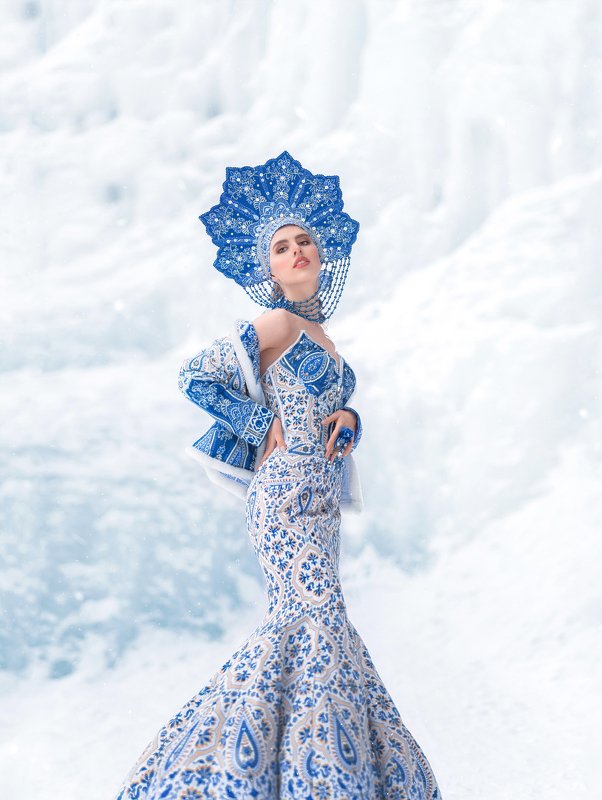 gzhel, russian princess, russian costune, russian, siberia, snow, winter, portrait, snow queen, girl, woman portrait, costume, kokoshnik, кокошник, гжель, костюм, артфотография, артфотограф, сказка, сказочная фотография, женский портрет, портрет, королева Gzhelphoto preview