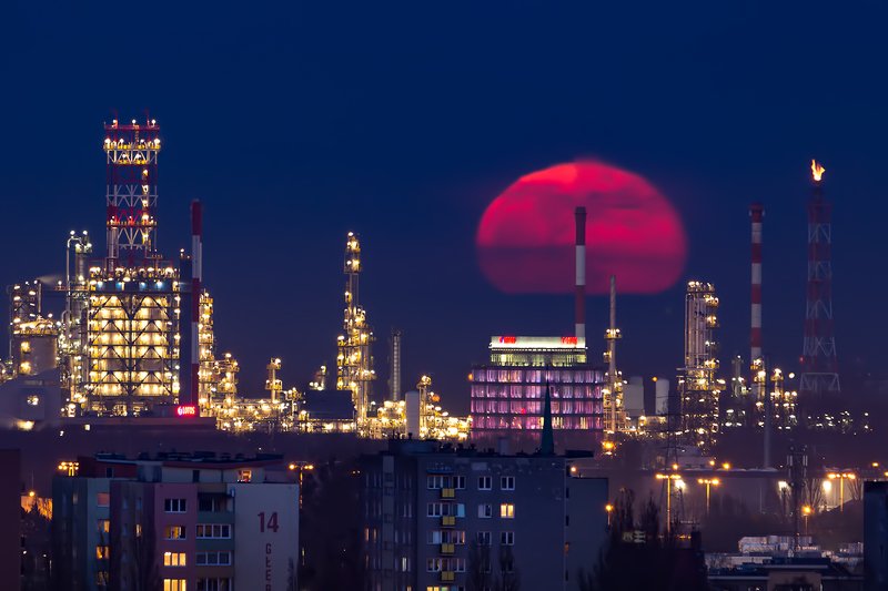 moon, moonrise, poland, supermoon, pink, refinery Rise of the Supermoonphoto preview