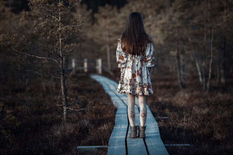 девушка, цветы, весна, мост, тепло, нужность, платье Александраphoto preview