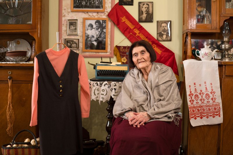 Старость женщина винтаж  Старушкаphoto preview