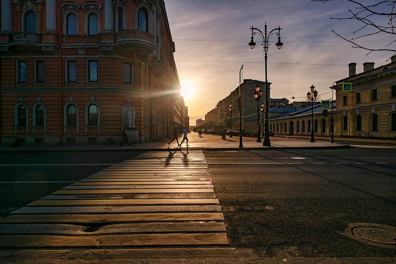 город, солнце, закат, улицы, бег, весна, архитектура Пробежкаphoto preview