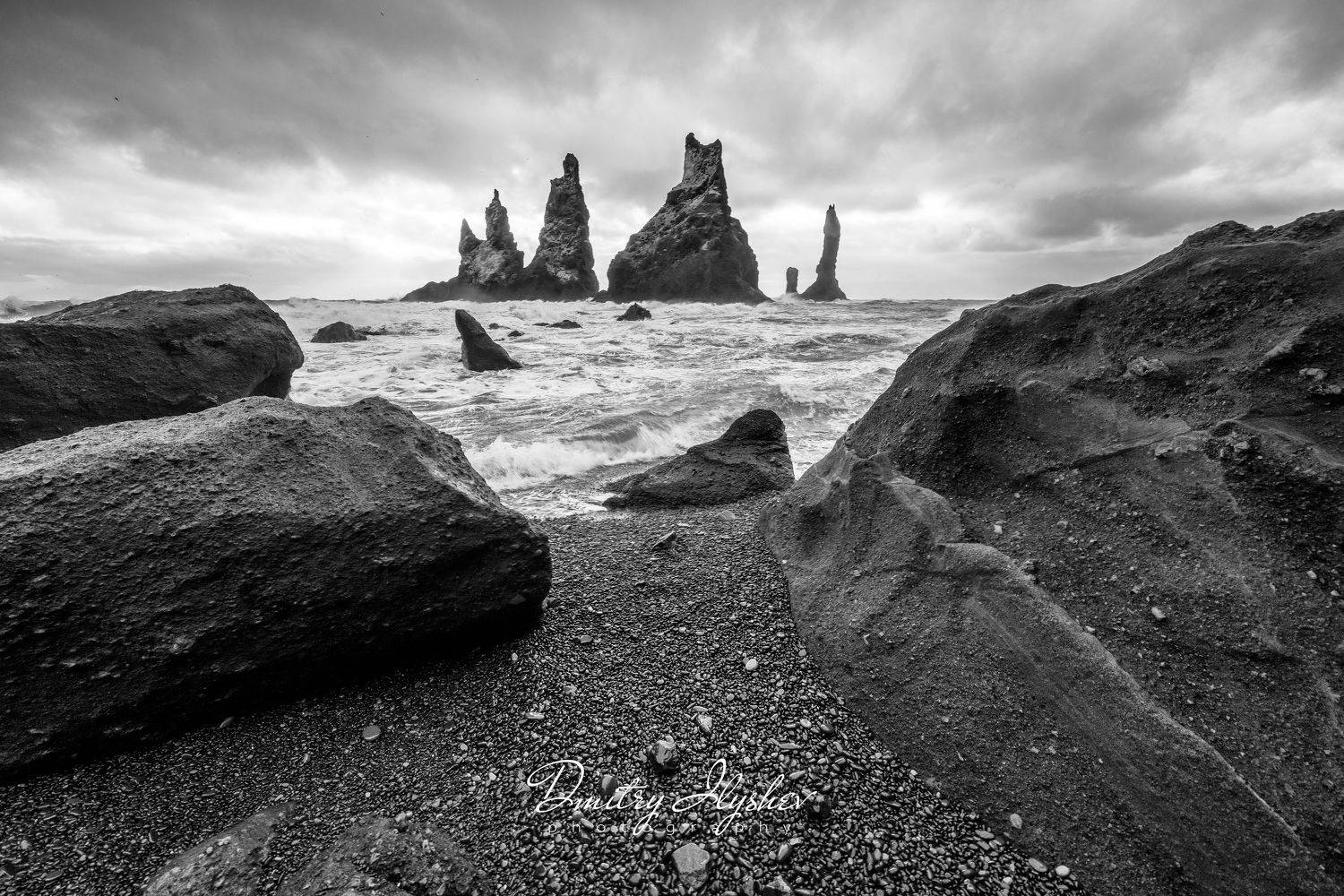 штормило. Автор: Dmitry Ilyshev исландия, пейзаж, черно-белое, пальцы тролля, скалы, океан, шторм, природа, фототур, илышев фототур,, Dmitry Ilyshev
