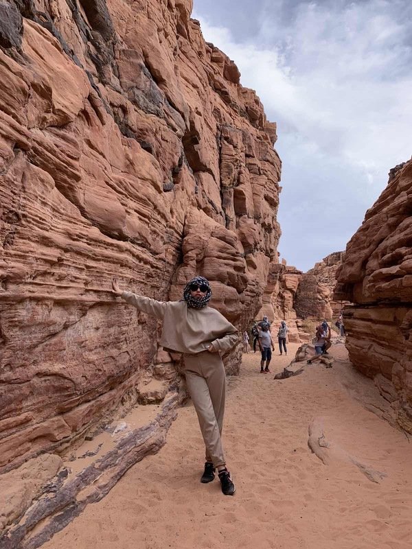 египет, пустыня, пейзаж,каньон Человек пескаphoto preview