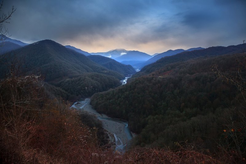 Сочи, Шахе, Солохаул Вечер в долине реки Шахеphoto preview