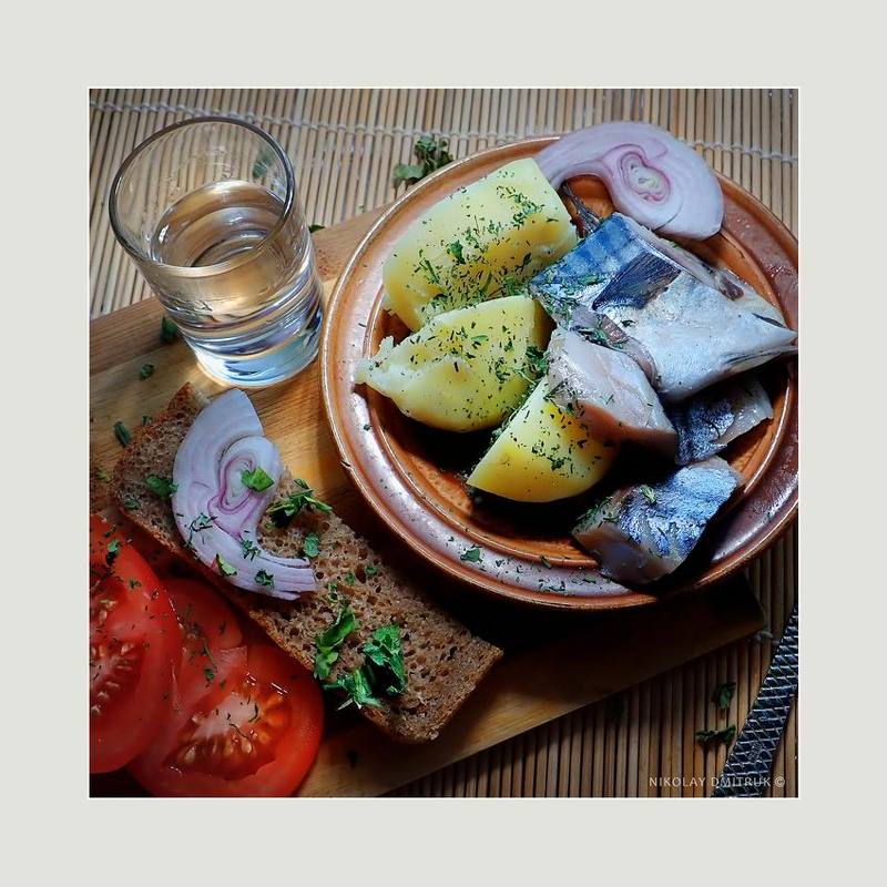 натюрморт скумбрия апреля. 2020.photo preview