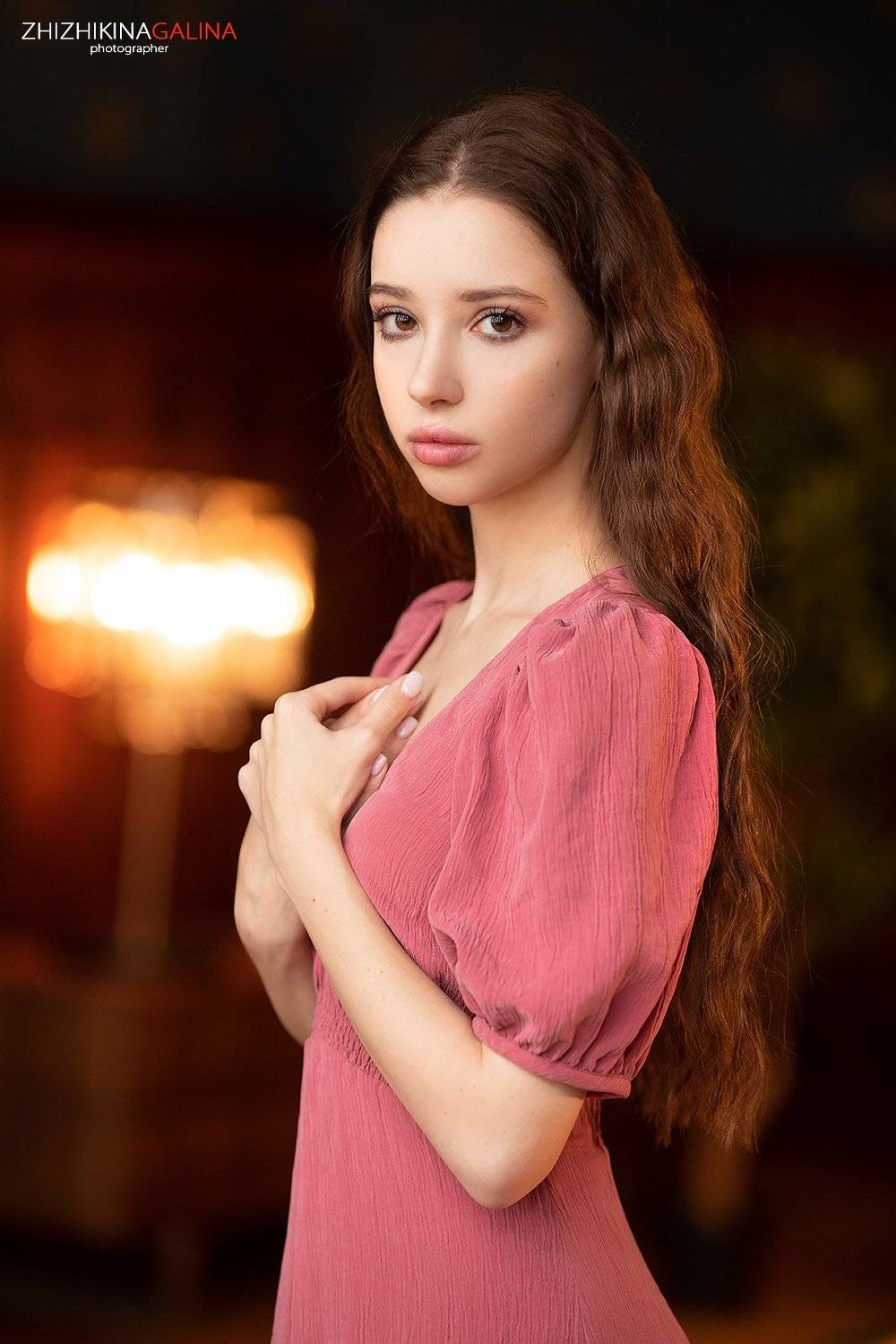 Инга. Автор: Галина Жижикина девушка, портрет, лицо, красивая, руки, прикосновение, взгляд, girl, face, portrait, beauty, model, Галина Жижикина