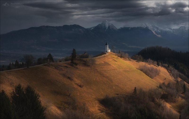 Словения, Ямник, Альпы, Slovenia, Jamnik, Kamnik–Savinja Alps Разделение светом ..photo preview
