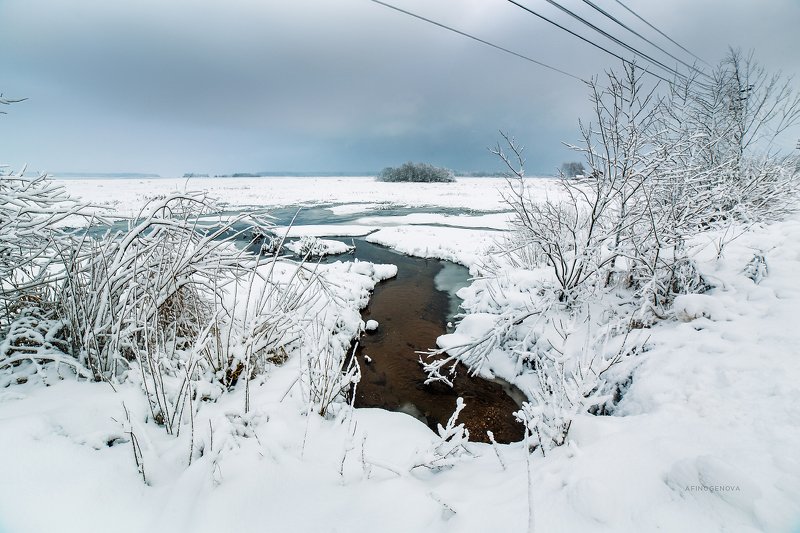 зима снег река остров Прошлогодний снегphoto preview