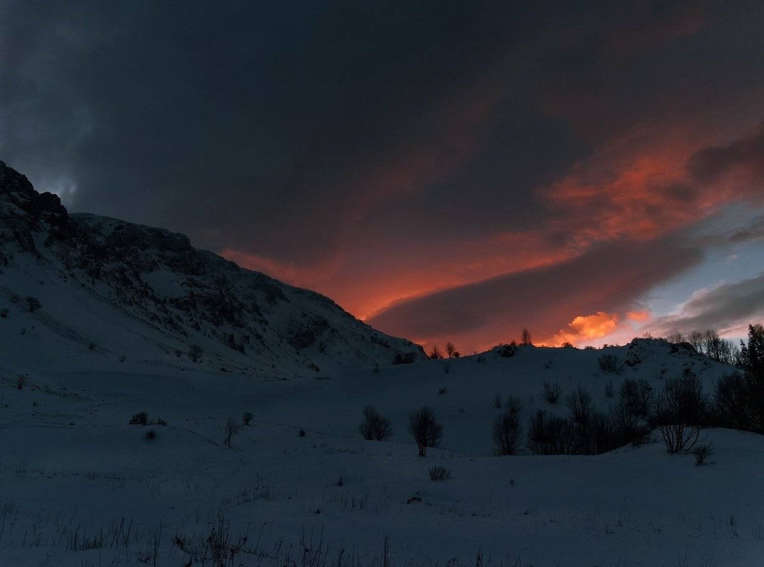 ВОТ И СОЛНЦЕ СЕЛО В ТУЧУ , ЗАВТРА БУДЕТ ВЗБУЧКА. Автор: ФЁДОР , ФЁДОР