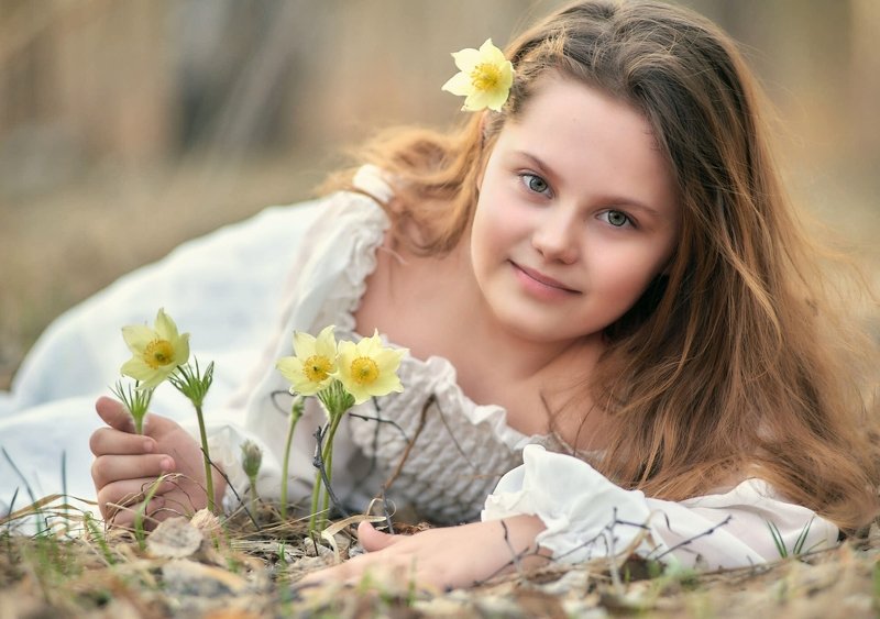 Девочка веснаphoto preview