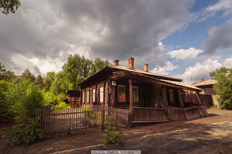 Старый домphoto preview