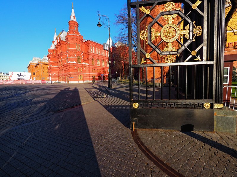 город, Москва,архитектура  Солнечно и безлюдно в марте 2020 г.photo preview