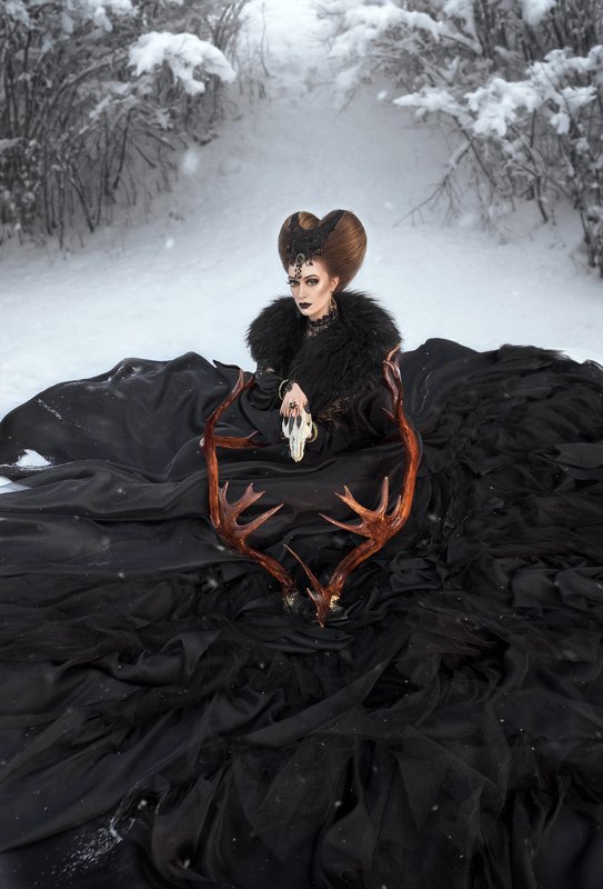 Ведьма, сказка, witch, fashion, волшебство, сказочная фотография, фотосказка, рога, череп, фентези, костюм, наряд, образ, костюм ведьмы, мрачно, магия, зима, волшебная фотография, сказка в фото Ведьмаphoto preview