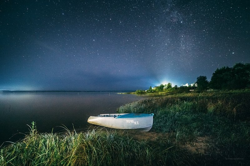 ночь звезды лодка берег Ночь над Волгойphoto preview