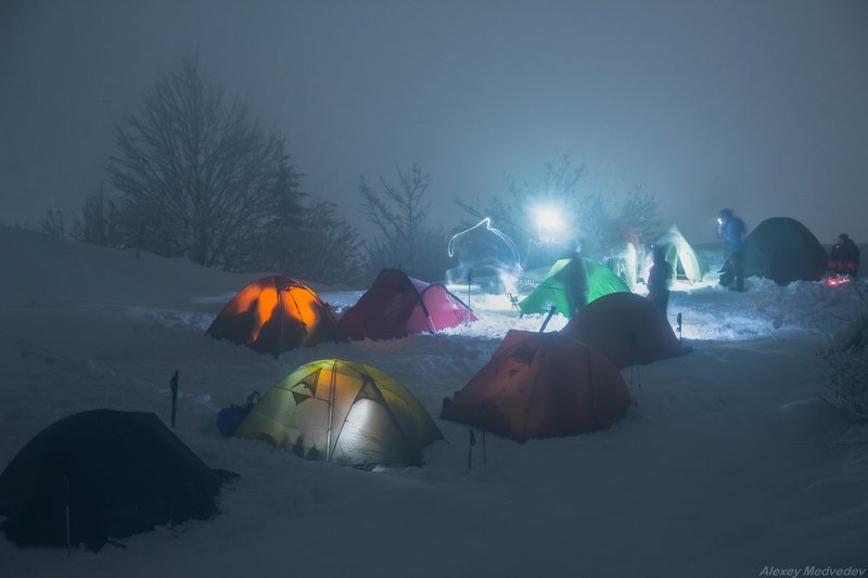 гори, закарпаття, зима, карпати, ніч, палатки, свидовець, намет, табір, лопухів, амети, зимові Бейс кемп Свидовецьphoto preview