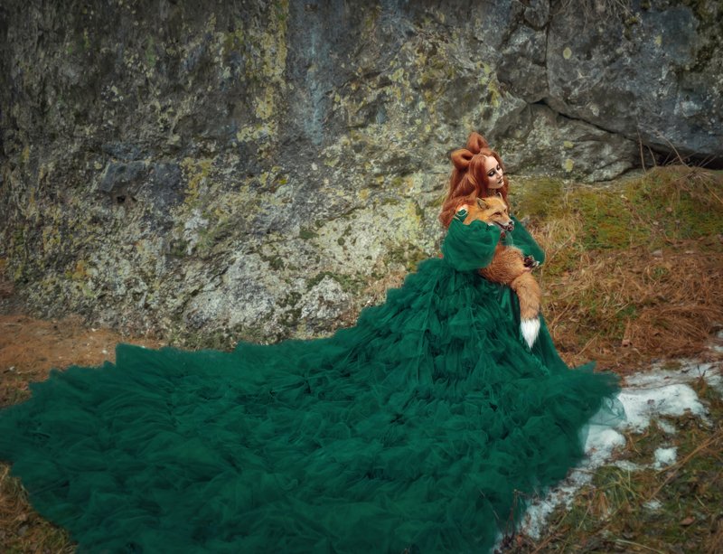 Лис, лиса, лисы, fashion, fox, лисички сестрички, зелёный, изумруд, наряд, костюм, платье, рыжая, рыжеволосая, девушка, Модель, осень, скала, сказка, сказочная фотография, волшебство, волшебная фотография, фентези Лисыphoto preview