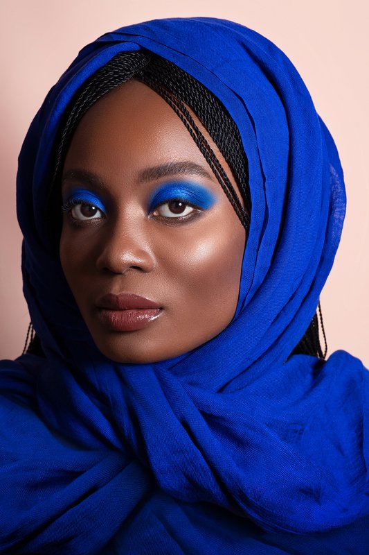 Девушка синий шарф гламур красотка  Девушка в синем шарфеphoto preview