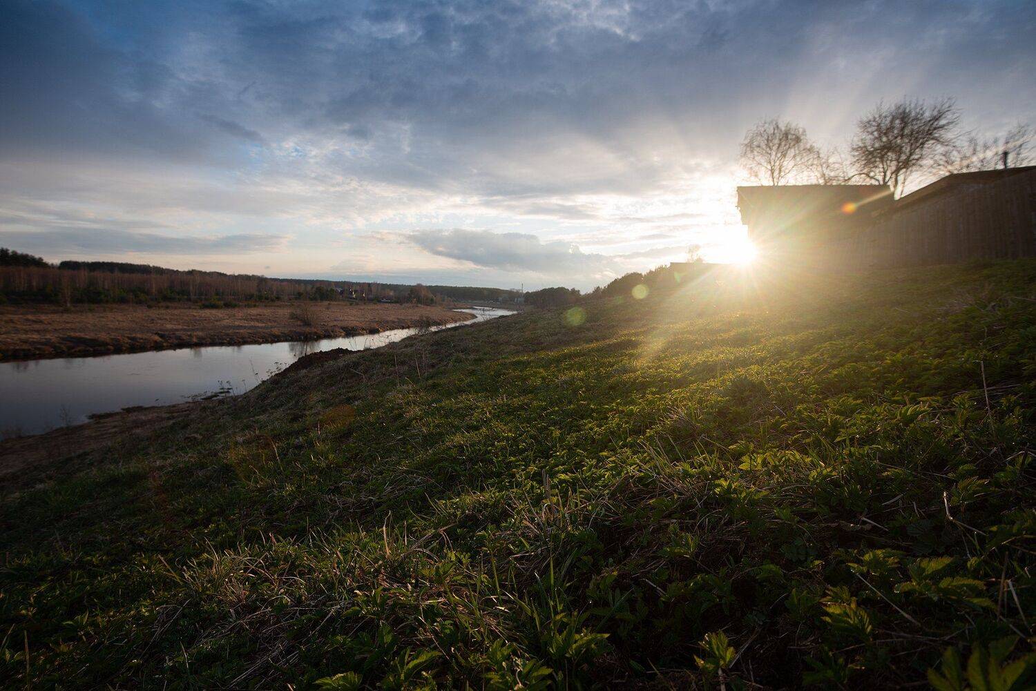 Река Тверца, Тверская область. Автор: Матвей Кармаков пейзаж, пейзажная фотография, пейзажи, тверская область, россия, река, тверца, закат, вечер, солнце, Матвей Кармаков