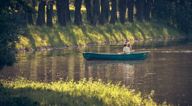 лето, лодка, люди, озеро, парк, пруд двоеphoto preview