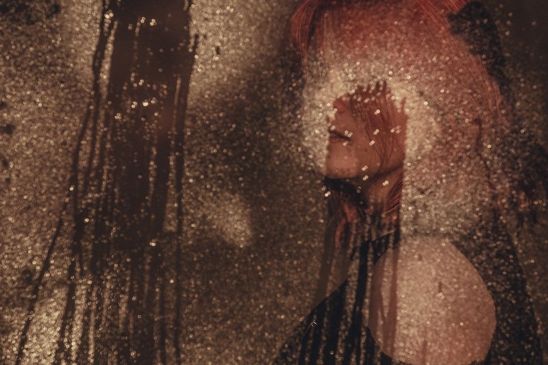 портрет, женский портрет, стекло Behind the glassphoto preview