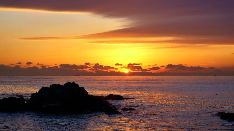 south korea,gyeongsangbukdo,ulsan,sunrise,winter,sea,seascape,water fog,sun,horizontal,sunlight,cloud,waves Rising sunphoto preview