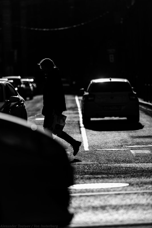 street, street photography, streetphoto, people, urban, cars, light, shadow, город, улица, люди, цвет, желтый,  ***photo preview