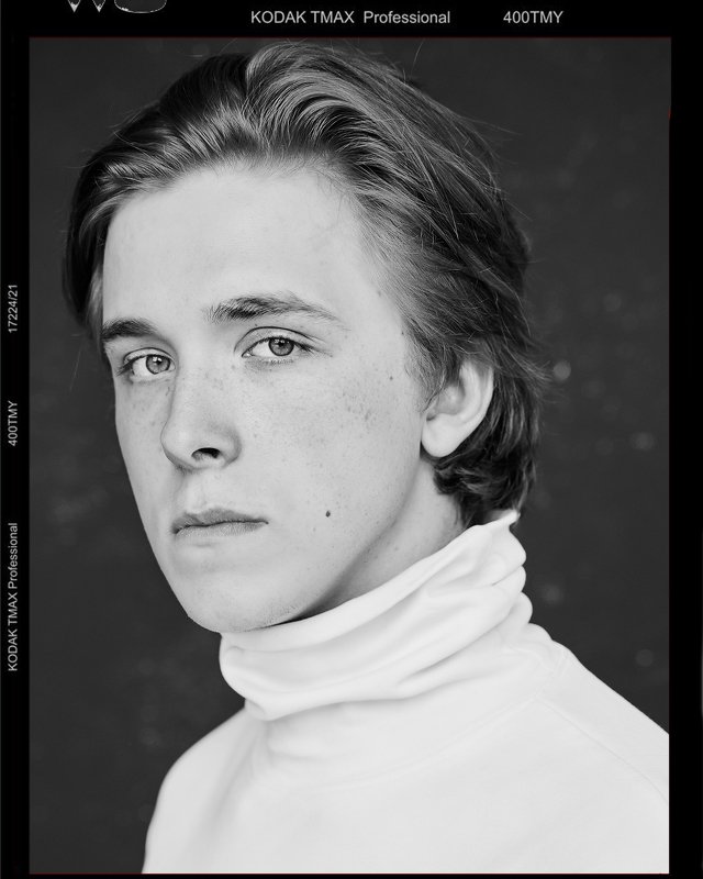 актерское портфолио, портретная фотосъемка, портрет, студийная фотография, актер, актриса, модель Актерское портфолиоphoto preview