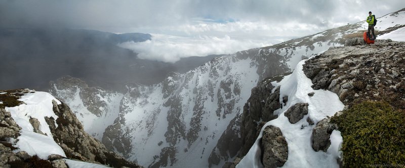 горы, Крым, облака, скалы, Чатырдаг, ангар, кулуар, Украина Скалистый Ангарphoto preview