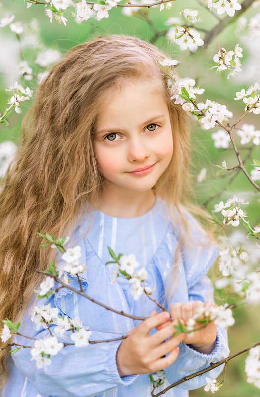 Spring, girl, child, flowers, portrait, cherries Yeseniaphoto preview