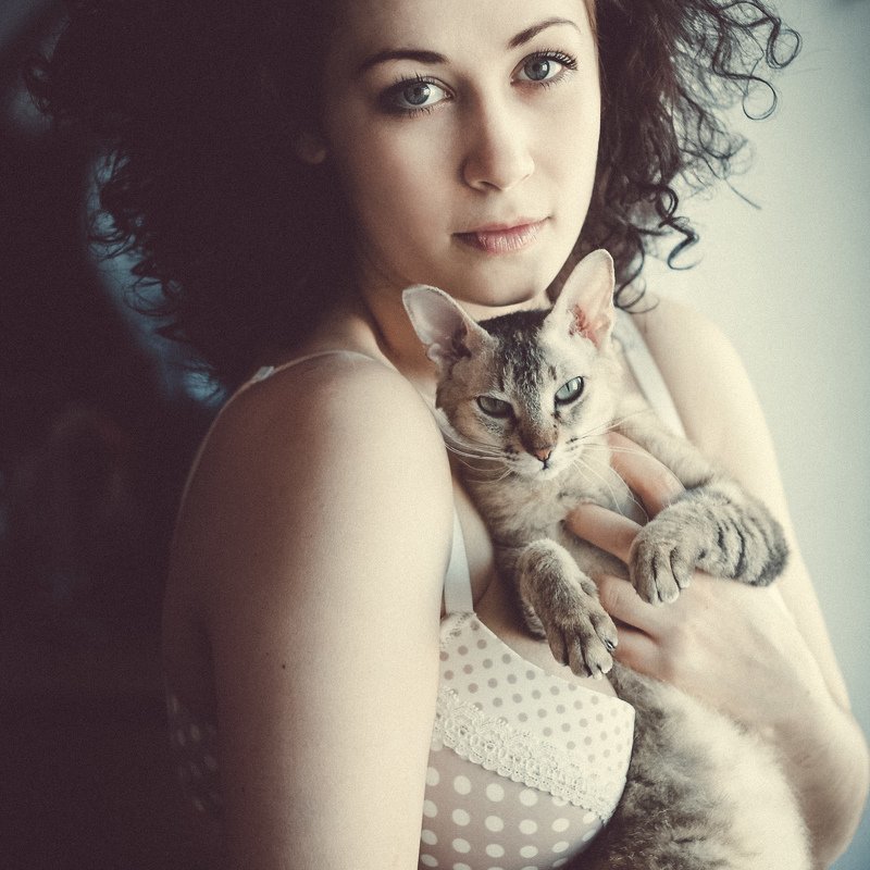 девушка, кот, кошка, портрет, кудри, ушки, лапки Викторияphoto preview