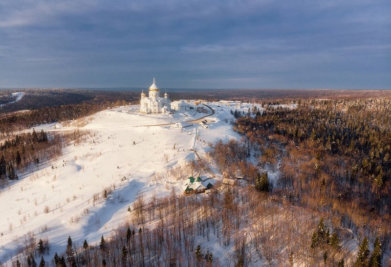 Храм на Белой Гореphoto preview