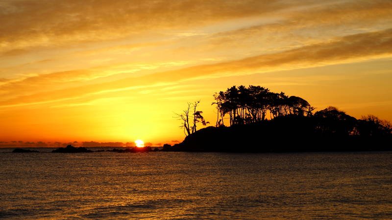 south korea, gyeongsangnamdo, ulsan,sunrise,winter,sea,seascape,sun,horizontal,sunlight,clouds,waves Orange clouds and sunrisephoto preview